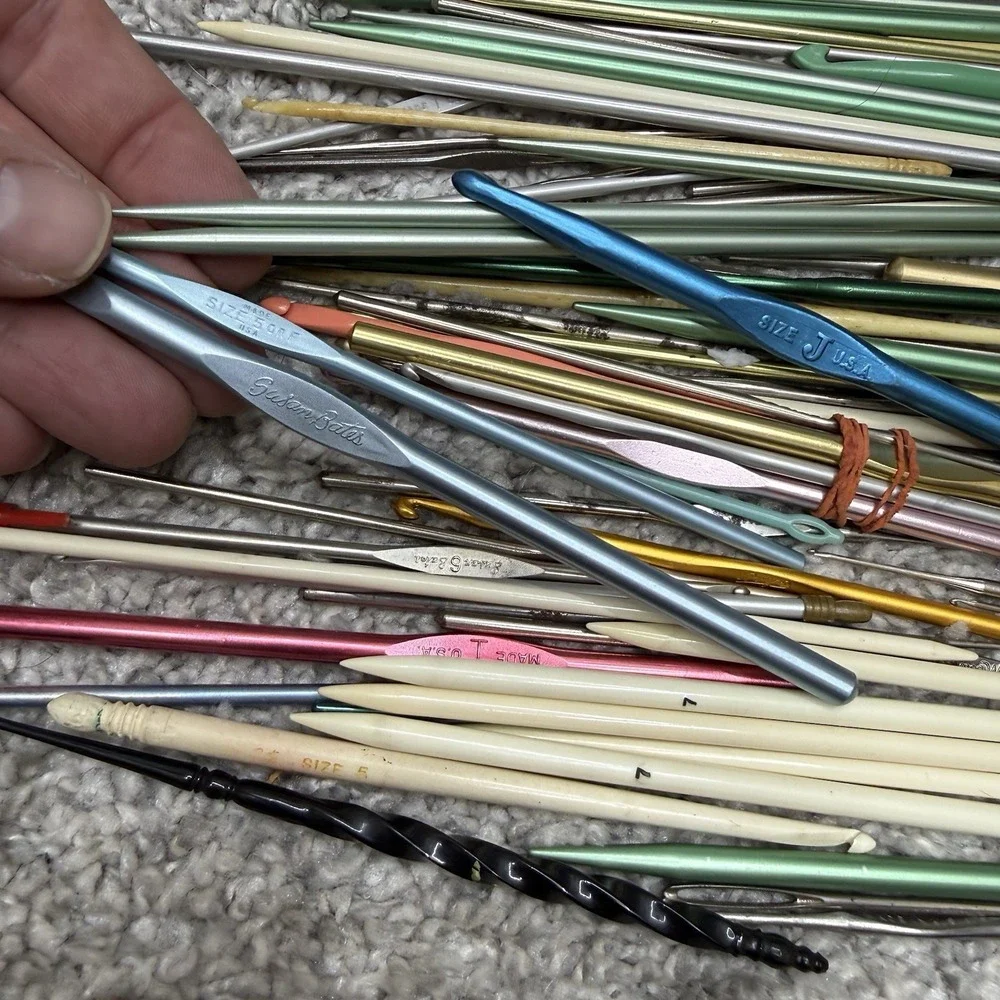 HUGE LOT ‎ crochet knitting needles hooks metal wood plastic  (READ)